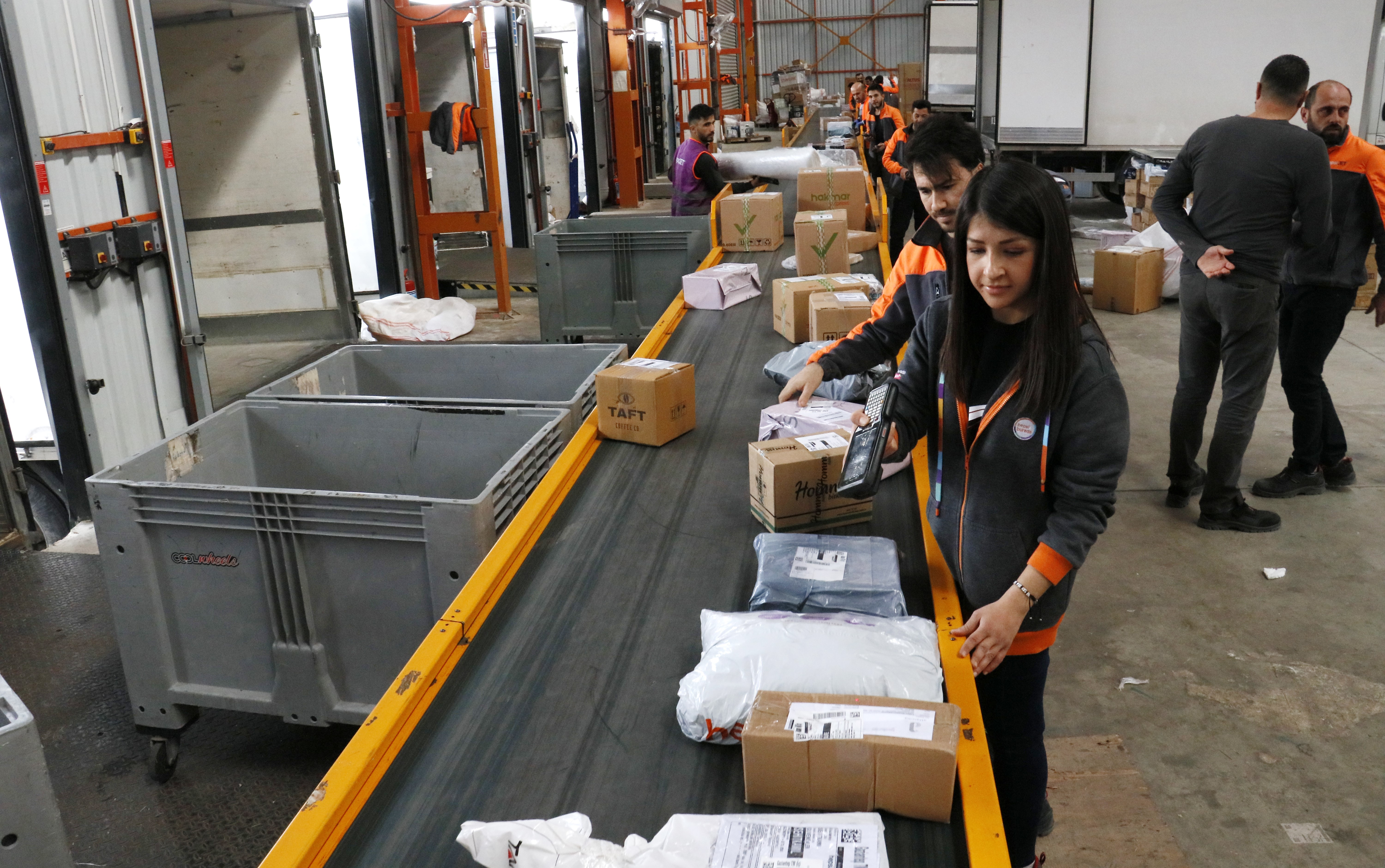 Hepsiburada deprem bölgesine lojistik destek sağlıyor-1133 etkinliği yapıldı