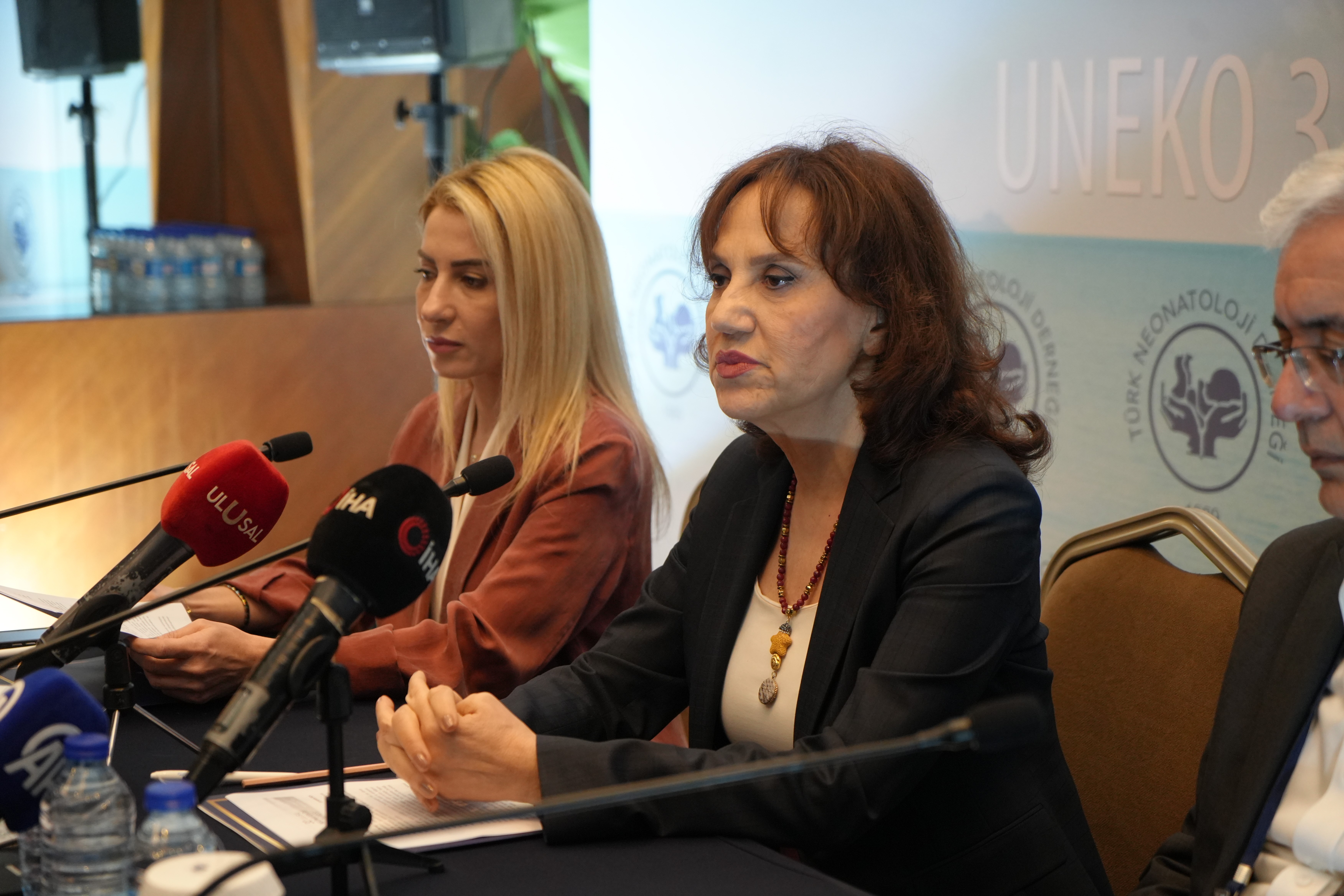 Yenidoğan uzmanları Antalya'da buluştu: "Aşı reddi çocukları korumasız bırakıyor"-1397 etkinliği yapıldı