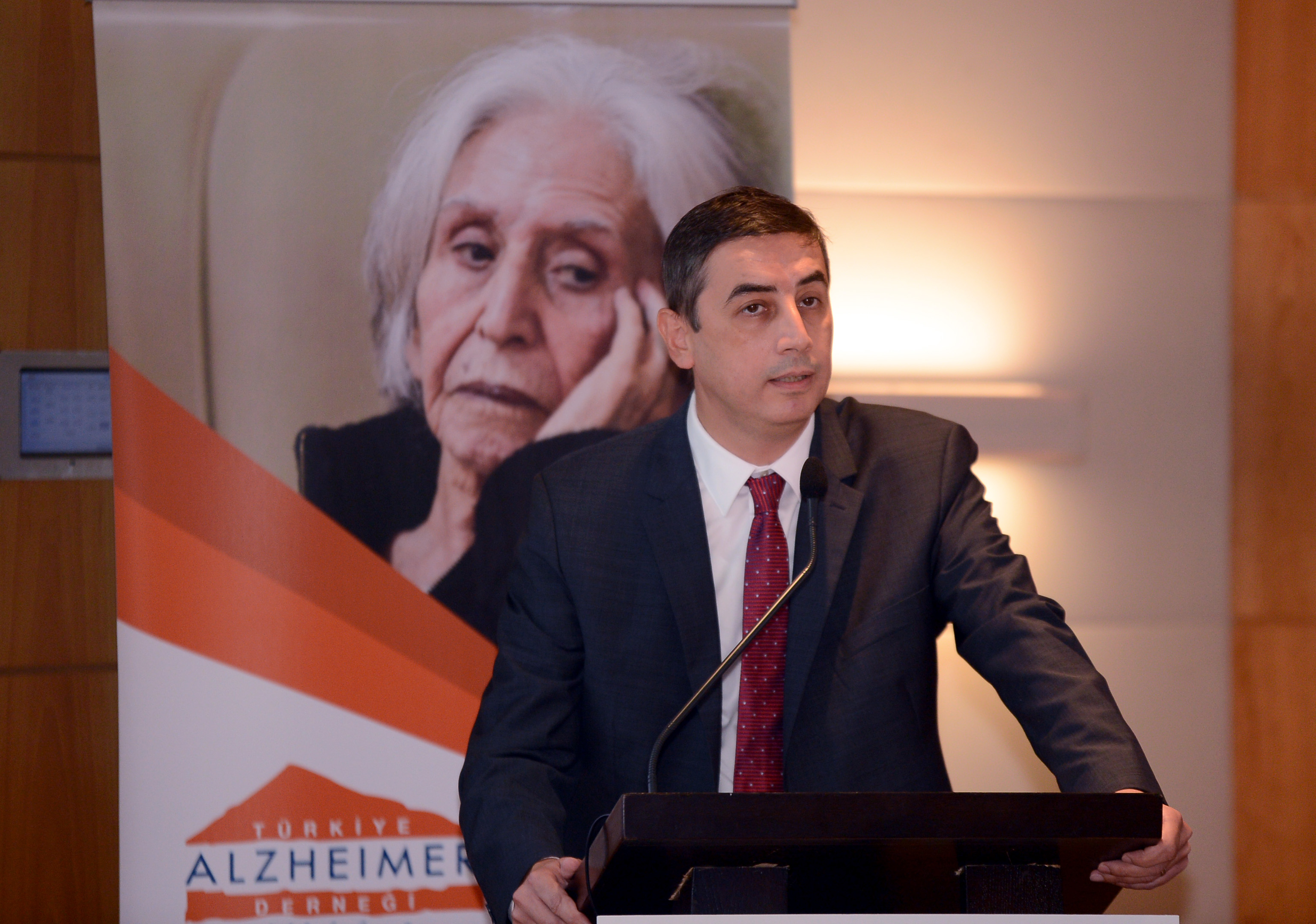 ''Türkiye'de yaklaşık 600 bin Alzheimer hastası, yaklaşık 1 milyon demans hastası var''-2355