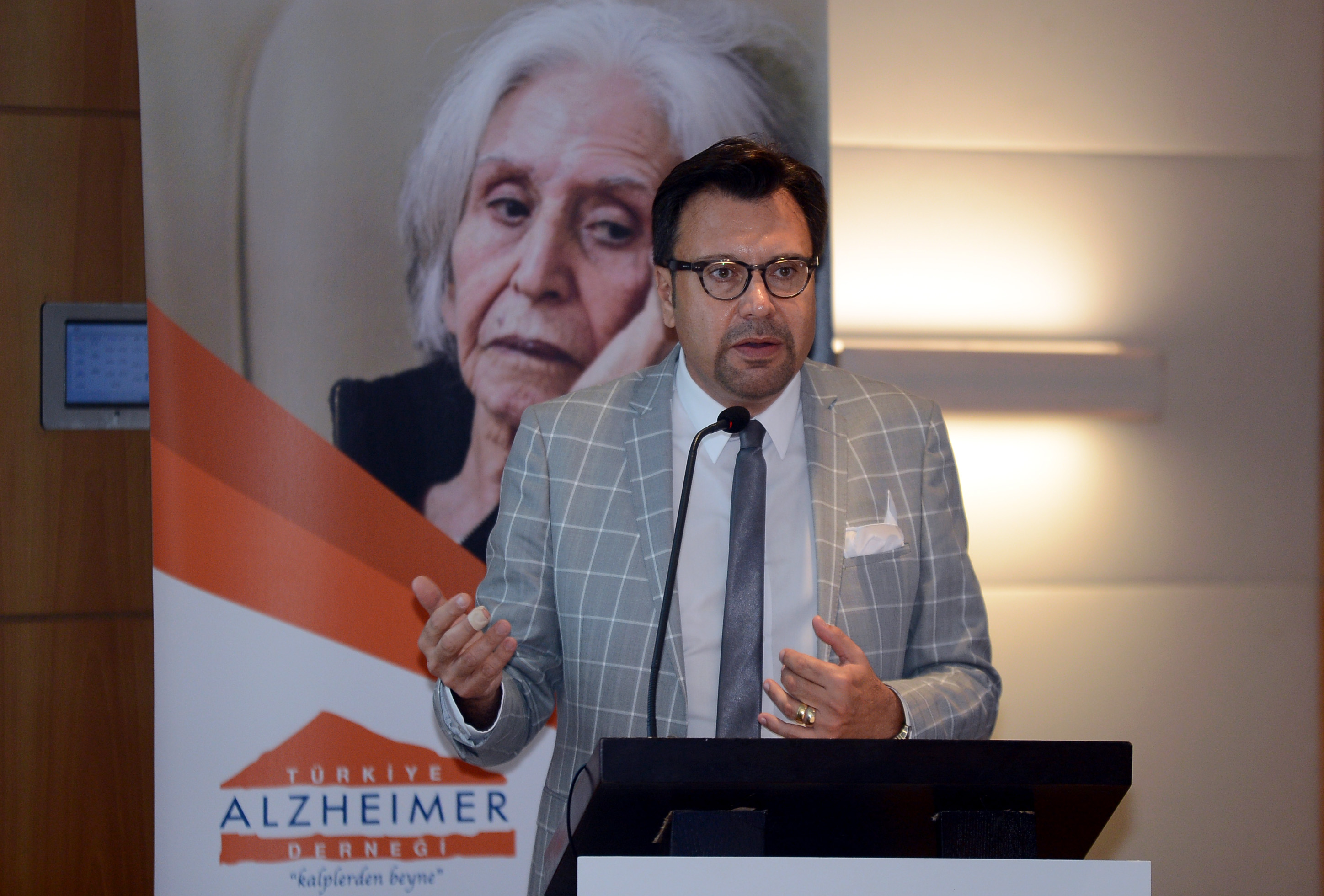 ''Türkiye'de yaklaşık 600 bin Alzheimer hastası, yaklaşık 1 milyon demans hastası var''-2358