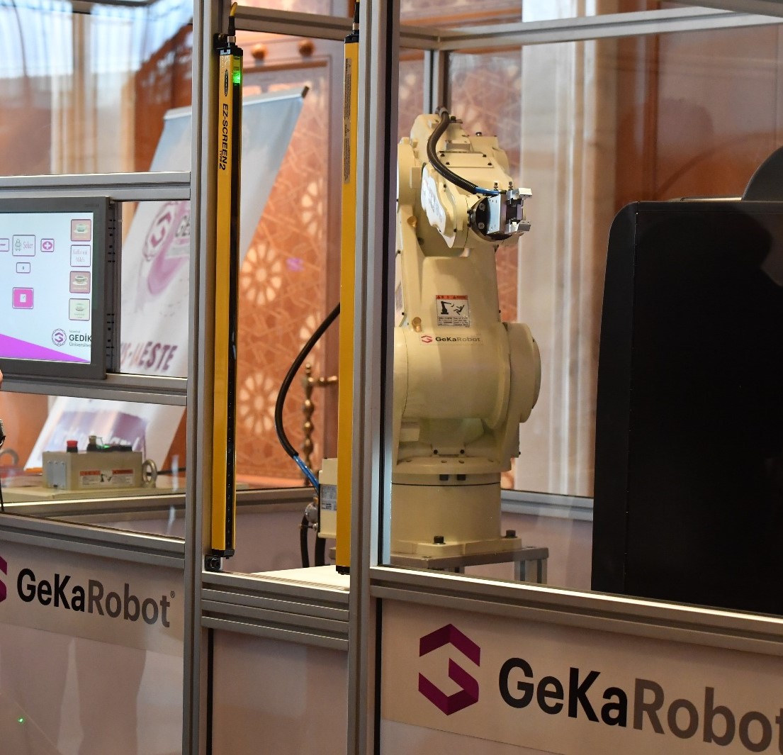 Robot Dünyası ve İnsan’ konulu konferans düzenlendi-485 etkinliği yapıldı