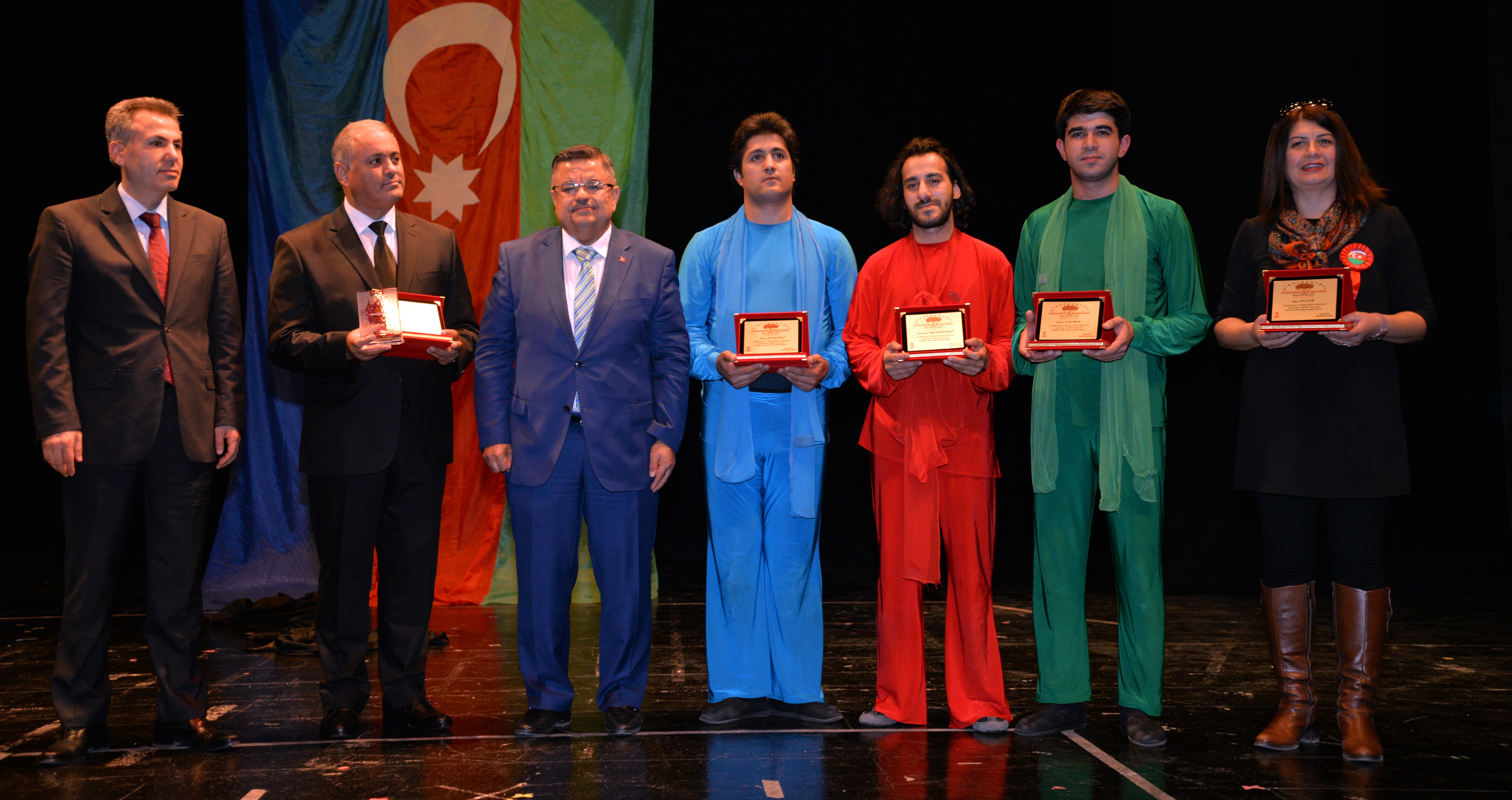 Behzat Uygur: "Tiyatro, dizi sektörünün arkasında kalmaz"-1465